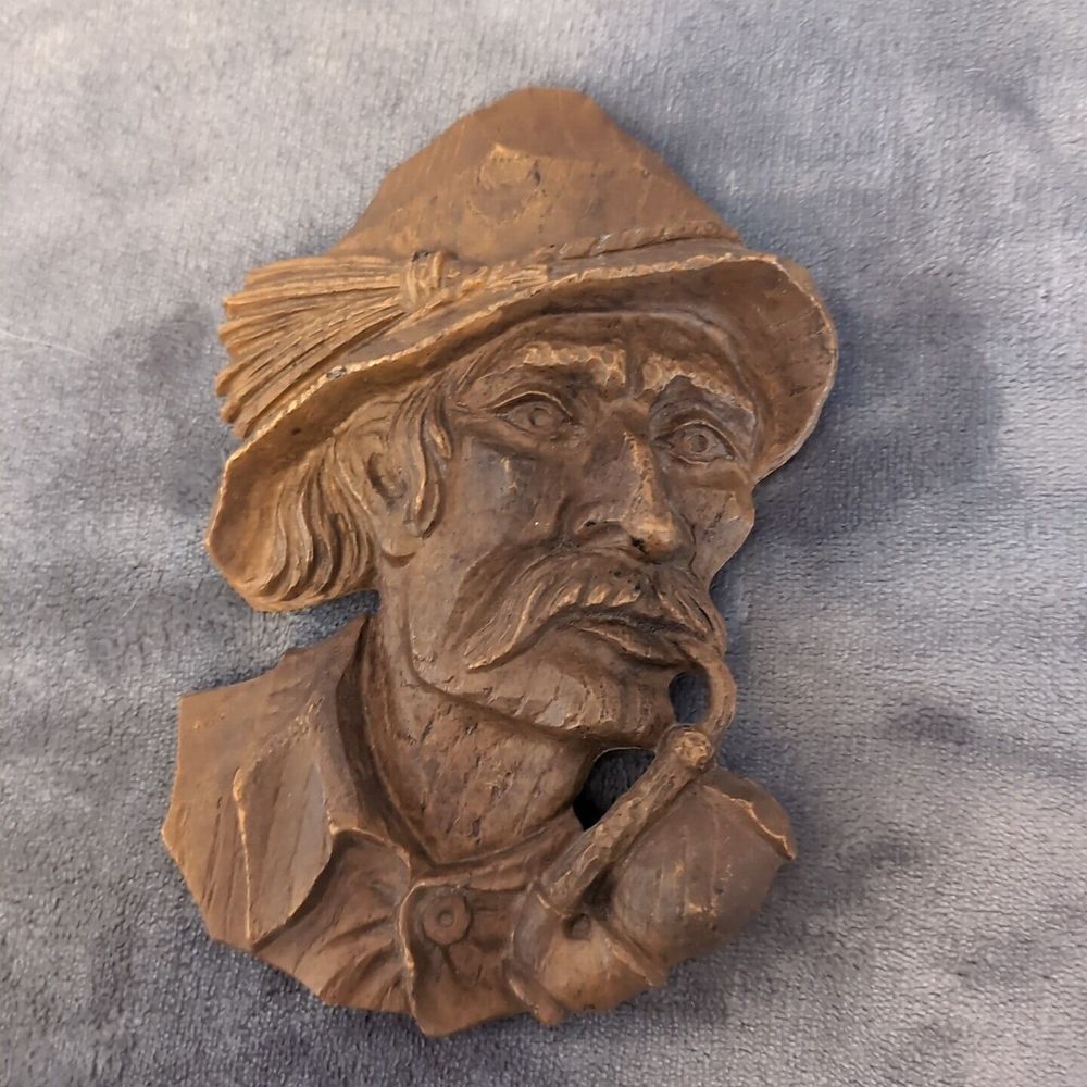 WOODEN MAN SMOKING PIPE PLAQUE BUST REDUCED